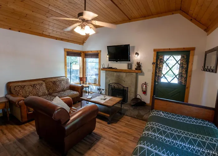 Shaver Lake Village Hotel